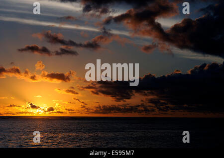 Viaggia attraverso la Samoa nel febbraio 2014. Il tramonto. Foto Stock