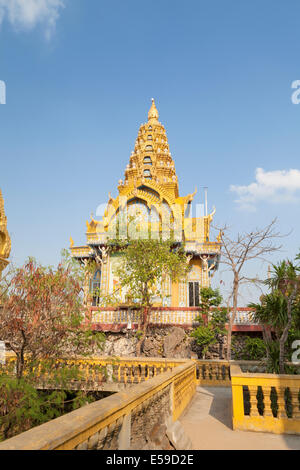 Wat Phnom Sampeau tempio vicino Battambang, Cambogia Foto Stock