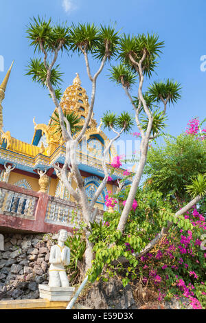 Wat Phnom Sampeau tempio vicino Battambang, Cambogia Foto Stock