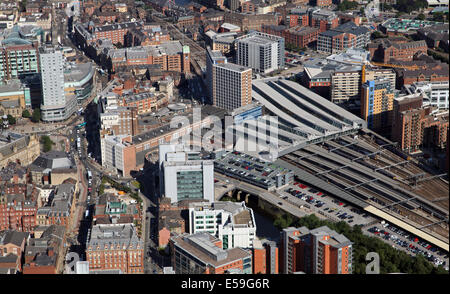 Vista aerea della stazione di Leeds City e City Square, Regno Unito Foto Stock