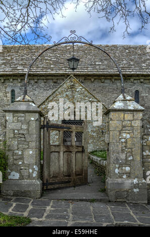 Cancello di ingresso per la chiesa di San Nicola Worth Matravers Foto Stock