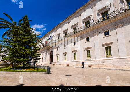 Italia Puglia Puglia Valle d'Itria Martina Franca Palazzo Ducale in Piazzale Roma Foto Stock