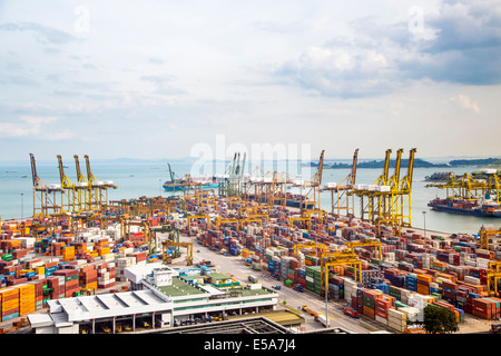 Vista di Keppel Harbour, Singapore, Repubblica di Singapore Foto Stock