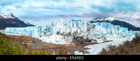 Ghiacciaio Perito Moreno nel parco nazionale Los Glaciares in Santa Cruz provincia, Argentina. Foto Stock