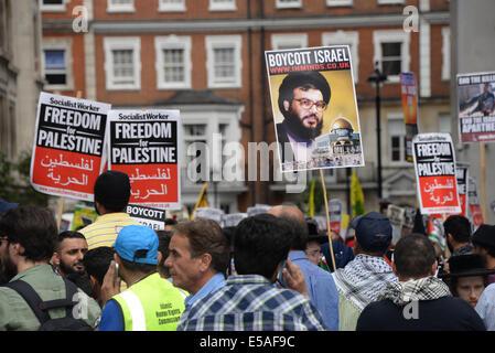 Londra, Regno Unito. Xxv Luglio, 2014. Migliaia in gran parte della comunità musulmana uniti a marzo di Al Quds giorno Londra 2014 , giornata universale per supportare gli oppressi contro gli oppressi a sostegno di uniti per la Palestina all'Ambasciata degli Stati Uniti a Londra. Credito: Vedere Li/Alamy Live News Foto Stock