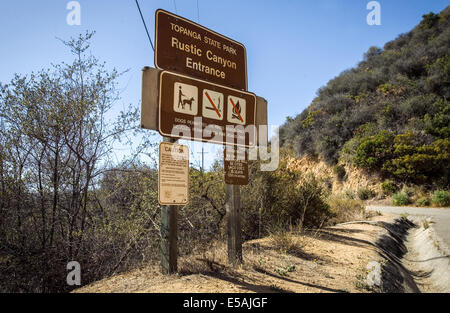 I resti del Murphy Ranch progettato come una base per attività nazista negli Stati Uniti durante la seconda guerra mondiale a Los Angeles. Foto Stock