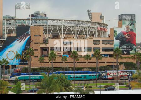 San Diego, CA, USA. Xxv Luglio, 2014. Il secondo giorno della manifestazione quattro giorni Comic-Con International 2014.visto qui:.Petco Park Credit: Daren Fentiman/ZUMA filo/Alamy Live News Foto Stock