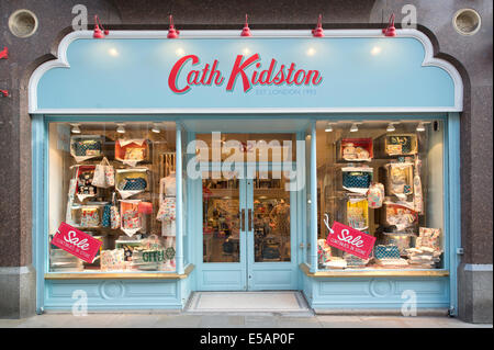 La vetrina della casa arredamento e moda rivenditore Cath Kidston su King Street a Manchester. Foto Stock