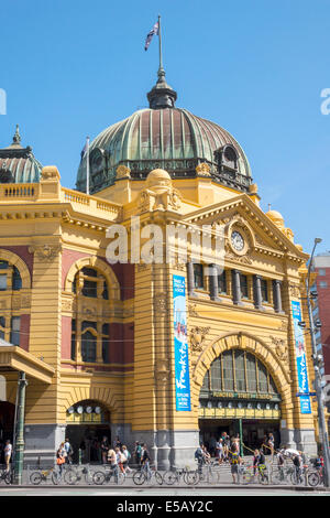 Melbourne Australia, stazione di Flinders Street, di fronte, ingresso, cupola, edificio, AU140320064 Foto Stock