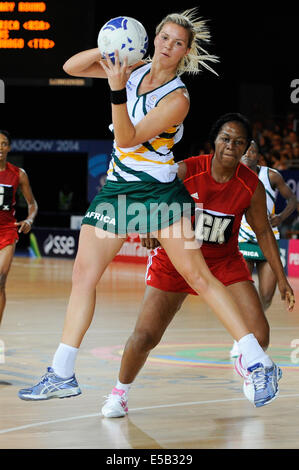 Glasgow, Scotland, Regno Unito. Xxv Luglio, 2014. durante il netball match tra il Sud Africa e di Trinidad e Tobago al giorno 2 del XX Giochi del Commonwealth a Scottish Exhibition Centre nel luglio 25, 2014 a Glasgow, in Scozia. (Foto di Roger Sedres/Gallo Immagini/Alamy Live News) Foto Stock