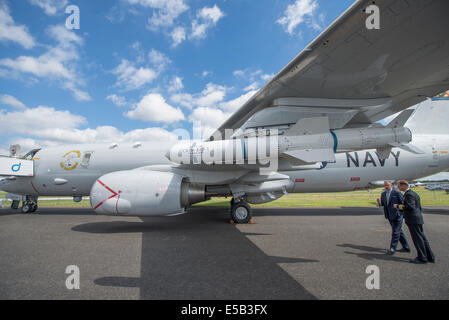 Boeing (McDonnell Douglas) AGM/RGM/UGM-84 Harpoon anti nave missile su un P8 Poseidon Foto Stock