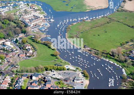 Vista aerea barca ormeggiata nel porto di Christchurch Dorset Regno Unito Foto Stock