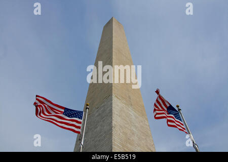 Il Monumento a Washington, iniziato nel 1848, completato nel 1884. Più alte del mondo struttura in pietra (555piedi/ 169metri). Washington DC. Foto Stock