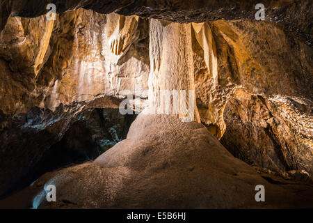 Dettagli entro una grotta Punkevni nel Carso Moravo, Repubblica Ceca Foto Stock