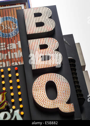 Ristorante Barbecue segno illuminato, Times Square NYC Foto Stock