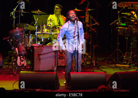 Milwaukee, Wisconsin, Stati Uniti d'America. 3 Luglio, 2014. ZIGGY MARLEY suona dal vivo con la sua band presso il Summerfest 2014 Festival di Musica a Milwaukee nel Wisconsin © Daniel DeSlover/ZUMA filo/Alamy Live News Foto Stock