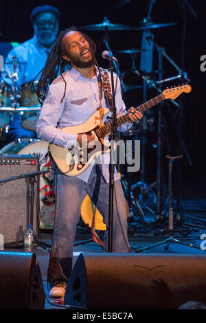 Milwaukee, Wisconsin, Stati Uniti d'America. 3 Luglio, 2014. ZIGGY MARLEY suona dal vivo con la sua band presso il Summerfest 2014 Festival di Musica a Milwaukee nel Wisconsin © Daniel DeSlover/ZUMA filo/Alamy Live News Foto Stock