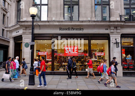 Russell & Bromley negozio di scarpe su Regent Street, Londra Foto Stock