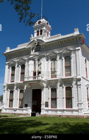 La storica BRIDGEPORT - Courthouse. Mono County Courthouse. Costruito nel 1880 è stati di seconda più antica Foto Stock