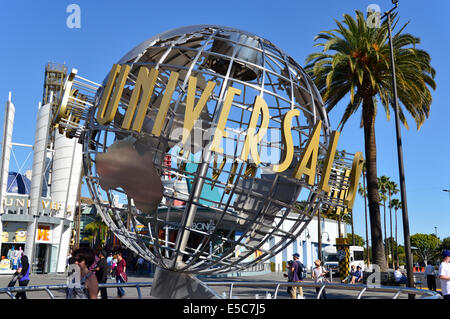 Il globo universale al di fuori degli Universal Studios di Los Angeles, California. Foto Stock