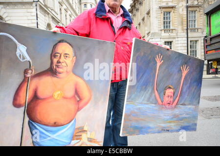Artista turco Kaya Mar la presentazione delle opere al di fuori di Downing Street Londra Foto Stock
