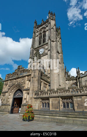 Cattedrale di Manchester o la Cattedrale e la Chiesa Collegiata di Santa Maria, St Denys e St George si trova a Victoria Street. Foto Stock