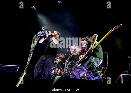 Toronto, Ontario, Canada. Xxv Luglio, 2014. American nu metal band KORN suona presso il Molson anfiteatro canadese a Toronto come parte della energia di Rockstar Mayhem Festival. I membri della band: Jonathan Davis, JAMES 'MUNKY' SHAFFER, Brian 'testa' Welch, REGINALD "FIELDY' ARVIZU, RAY LUZIER © Igor Vidyashev/ZUMA filo/Alamy Live News Foto Stock