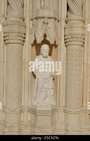 Rappresentazione di un Santo all'ingresso, Šibenik cattedrale o Katedrala sv. Jakova, Sito Patrimonio Mondiale dell'Unesco, Sebenico, Dalmazia Foto Stock