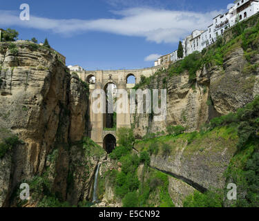 El Tajo Canyon e El Puente Nuevo bridge, Ronda, provincia di Malaga, Andalusia, Spagna Foto Stock