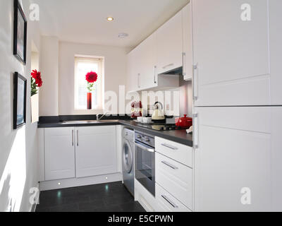 White cucina attrezzata a Kingston Mills, Bradford on Avon, Regno Unito. Foto Stock