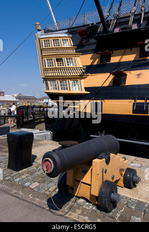 L'ammiraglio Nelson's ship, HMS Victory, storico di Portsmouth Docks, Inghilterra Foto Stock