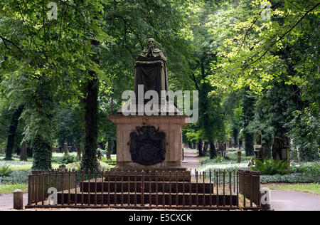 Lesser Town cimitero (Malostransky hrbitov) è visto a Praga, Repubblica ceca, 24 luglio 2014. (CTK foto/Katerina Sulova) Foto Stock