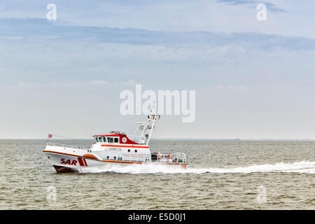 SAR barca 'Eiswette' nell'estuario del Weser Foto Stock