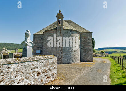 KILDRUMMY in Scozia la nuova chiesa che risale al 1805 con campanello esterno e la corda Foto Stock