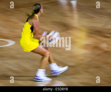 Il SECC, Glasgow, Scotland, Regno Unito. 28 Luglio, 2014. Giochi del Commonwealth il giorno 5. Netball turno preliminare Gruppo B Australia contro Trinidad e Tobago. Australia win 69 obiettivi da 34. Credito: ALAN OLIVER/Alamy Live News Foto Stock