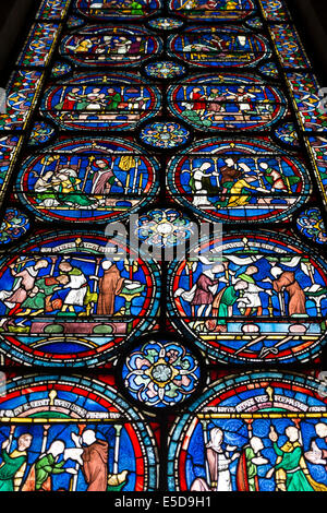 Finestra da dentro la Cattedrale di Canterbury, England, Regno Unito Foto Stock
