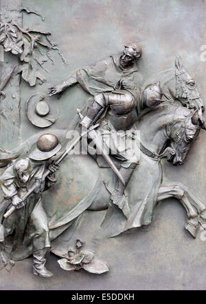 Rilievo dal cancello principale del Monumento Nazionale a Vitkov a Praga, Repubblica Ceca.Win Hussites alla battaglia di Domažlice. 1431Guerra Hussite Foto Stock