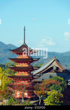 Asia, Giappone, Honshu, Prefettura di Hiroshima, l'isola di Miyajima, pagoda a jinja Itsukushima sacrario scintoista, Unesco Foto Stock