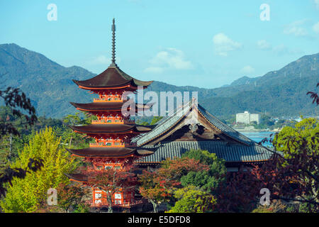 Asia, Giappone, Honshu, Prefettura di Hiroshima, l'isola di Miyajima, pagoda a jinja Itsukushima sacrario scintoista, Unesco Foto Stock