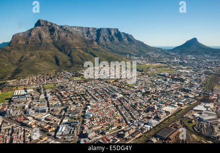 Vista aerea, Devil's Peak, Table Mountain e testa di leone, Cape Town, Western Cape, Sud Africa Foto Stock