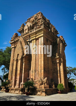 Po Nagar Cham torri nei pressi di Nha Trang Foto Stock