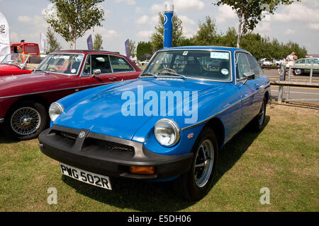 MG gt 1798cc sport costruito nel 1977a Silverstone il classico auto al giorno Foto Stock