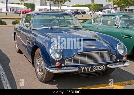 Aston Martin DB6 3995cc costruita nel 1966 a Silverstone il classico auto al giorno Foto Stock