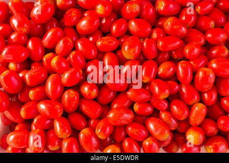 Frutta e verdura in vendita presso il settimanale mercato degli agricoltori a Guia de Isora, Tenerife, Isole Canarie, Spagna. Foto Stock