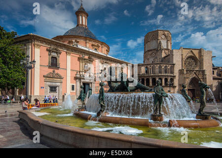 Fontana di Turia, Plaza de la Virgen di Valencia, Comunidad Valenciana, Spagna Foto Stock