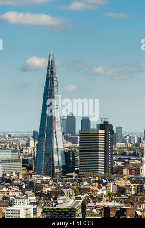 Il coccio è un 87-storey grattacielo a Londra che fa parte del London Bridge trimestre lo sviluppo. Sorge accanto al ragazzo Foto Stock