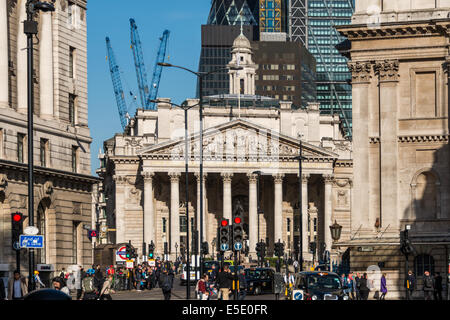 Banca di giunzione è un importante nodo stradale nel cuore del quartiere finanziario di Londra noto come la città o il miglio quadrato. Foto Stock