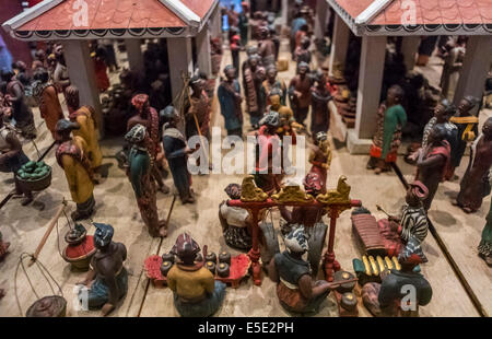 Amsterdam, Olanda, all'interno, Paesi Bassi, il Rijksmuseum, dettaglio, Slavery Theme Sculpture, nel museo Indonesia espone statue, colonialismo Foto Stock