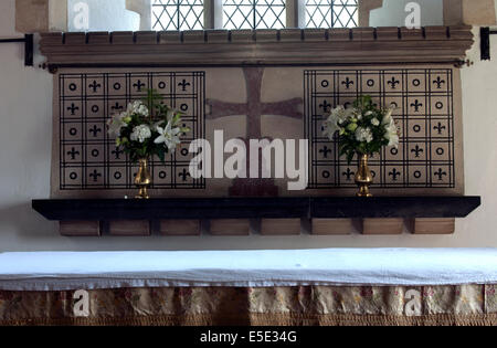 Il reredos in St Olave in chiesa, Fritwell, Oxfordshire, England, Regno Unito Foto Stock