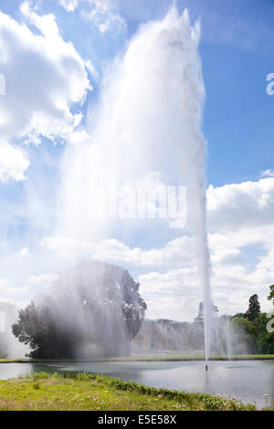 La 300 piedi alto fontana al Stanway House, GLOUCESTERSHIRE REGNO UNITO - La fontana è il più alto in Gran Bretagna Foto Stock